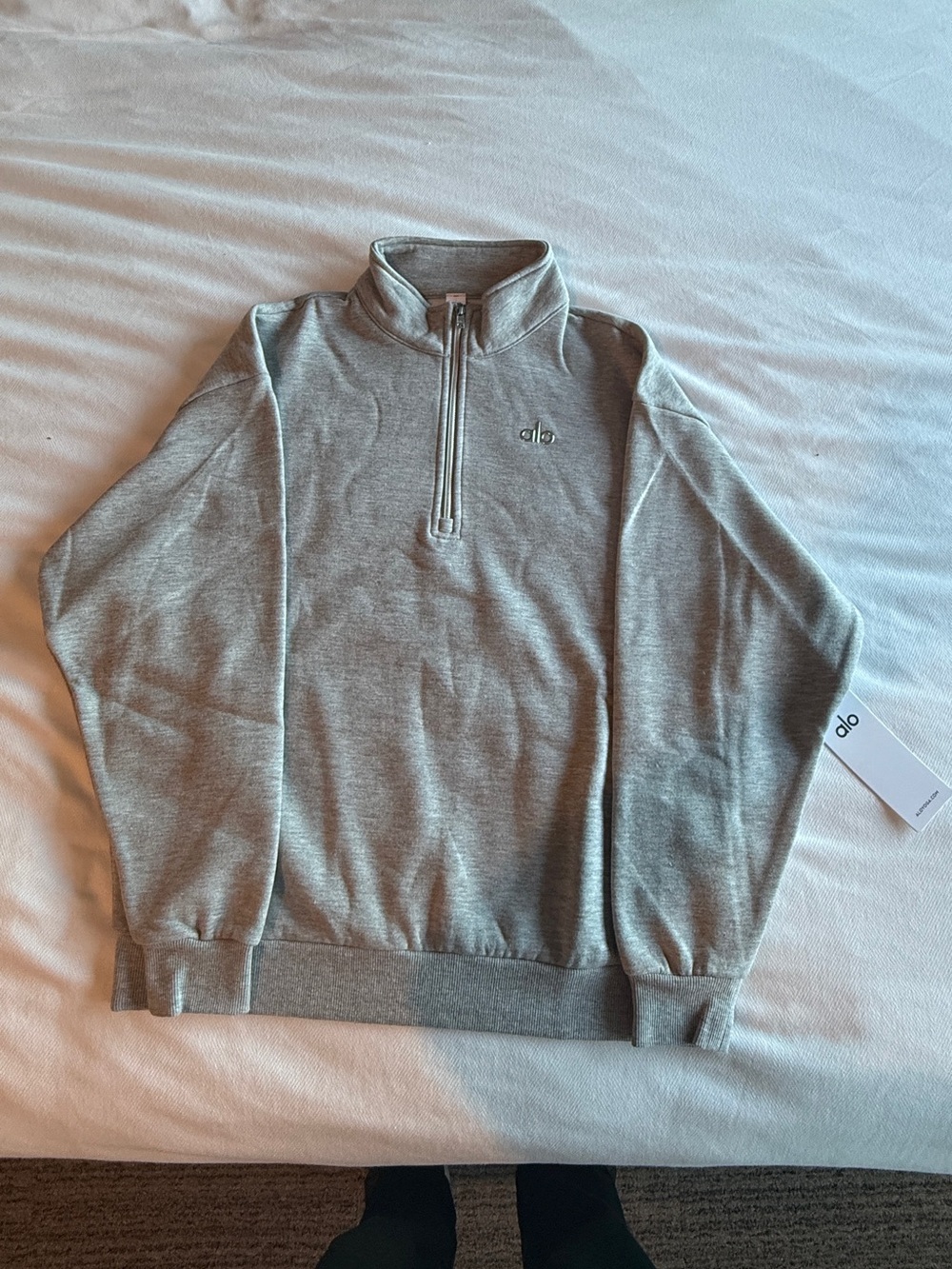 ALO Yoga Men’s Light Gray Quarter-Zip Pullover